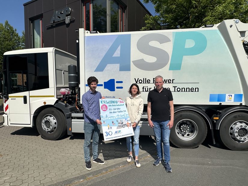 Das Organisationskomitee Jonathan Geldmacher und Karin Schiermeier freut sich zusammen mit dem stellv. Betriebsleiter Jörg Münster (v.l.) auf den großen Tag