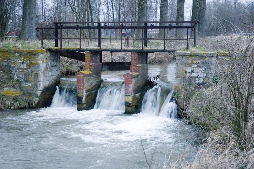 historisches Wehr im Boker Kanal