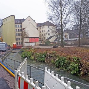 Dielenpader mit freiem Blick auf die Mühle