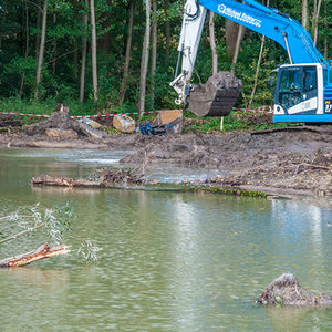 laufender Aushub unter Wasser