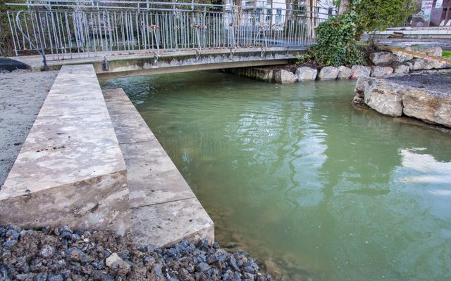 Sitzsteine an der Rothobornpader