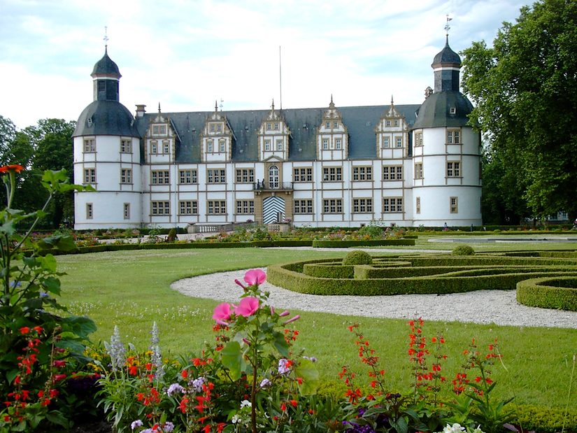 Schloss Neuhaus