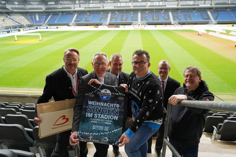 (v. l.) Elmar Kloke (Vorsitzender Bürgerstiftung Paderborn), Benedikt Fischer (Dechant Erzbistum Paderborn), Christian Nolden (Chorleiter), Martin Hornberger (Geschäftsführer SCP07), Patrick Cellnik (Domkantor Paderborner Dommusik) und Dietmar Pannenberg (Blechwerkstatt)