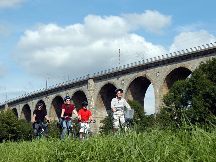 Radfahrer am Altenbekener Viadukt