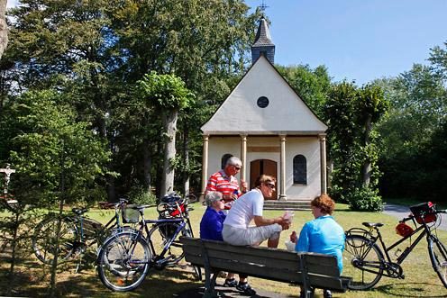 Radler an der Rellerkapelle