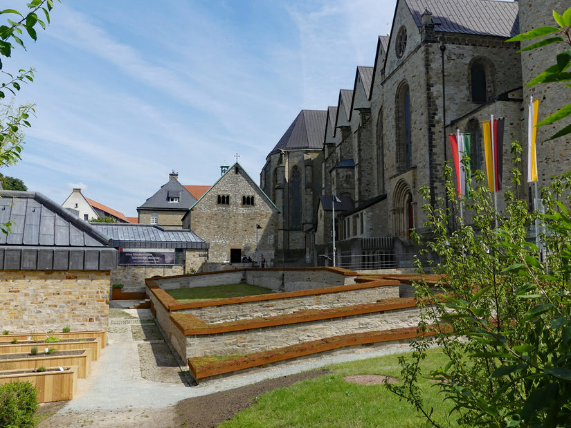 Karolingische Kaiserpfalz mit Bartholomäuskapelle