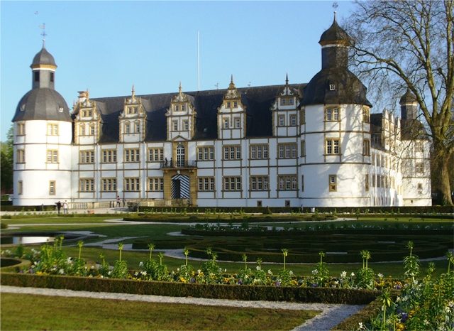 Schloss-2_11-04-2011-Web.jpg