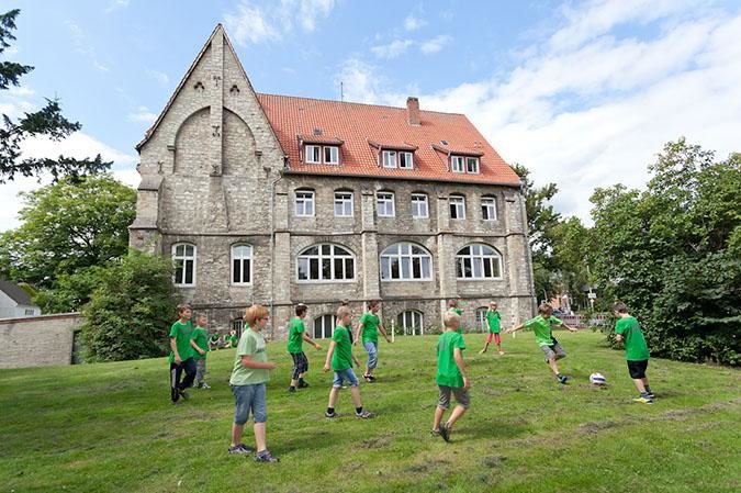 Spaß vor der Jugendherberge Paderborn