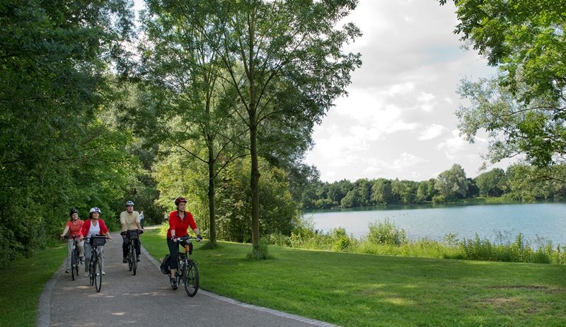 Radfahrer am Padersee