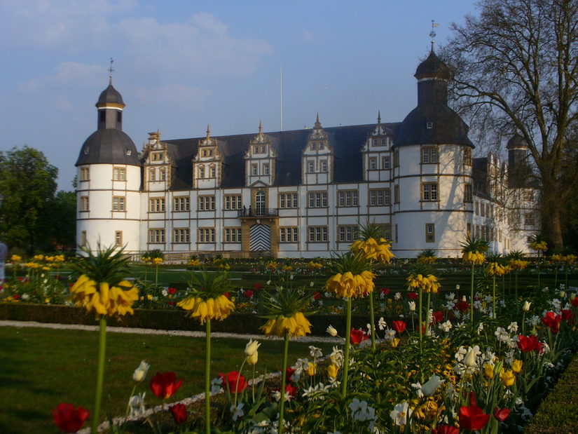 Schloss Neuhaus