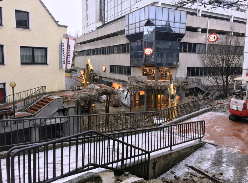 Abbruch der Brücke zwischen C&A und Colosseum