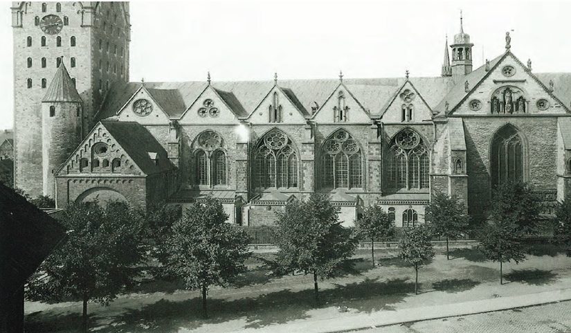 Domplatz ehemaliger Friedhof um 1899