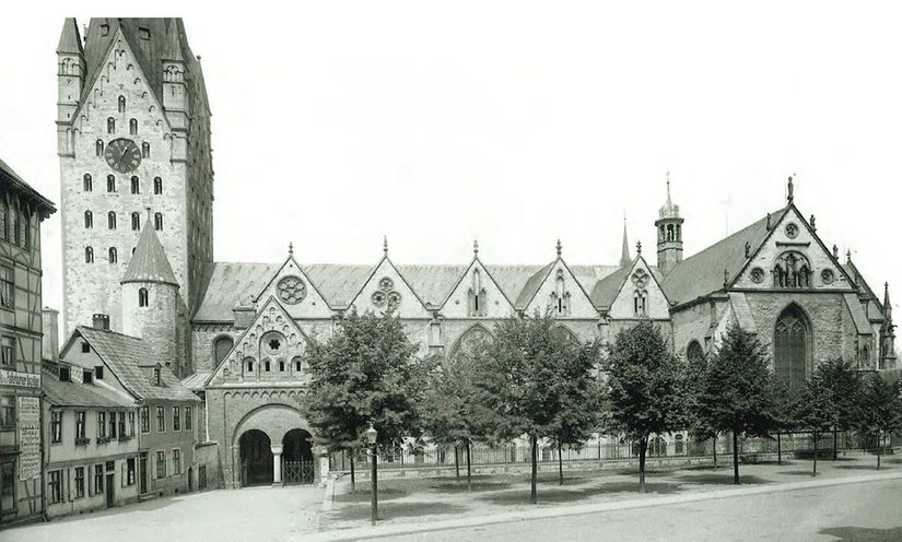 Domplatz um 1899